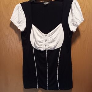 VENUS Black and White Short Sleeve Top